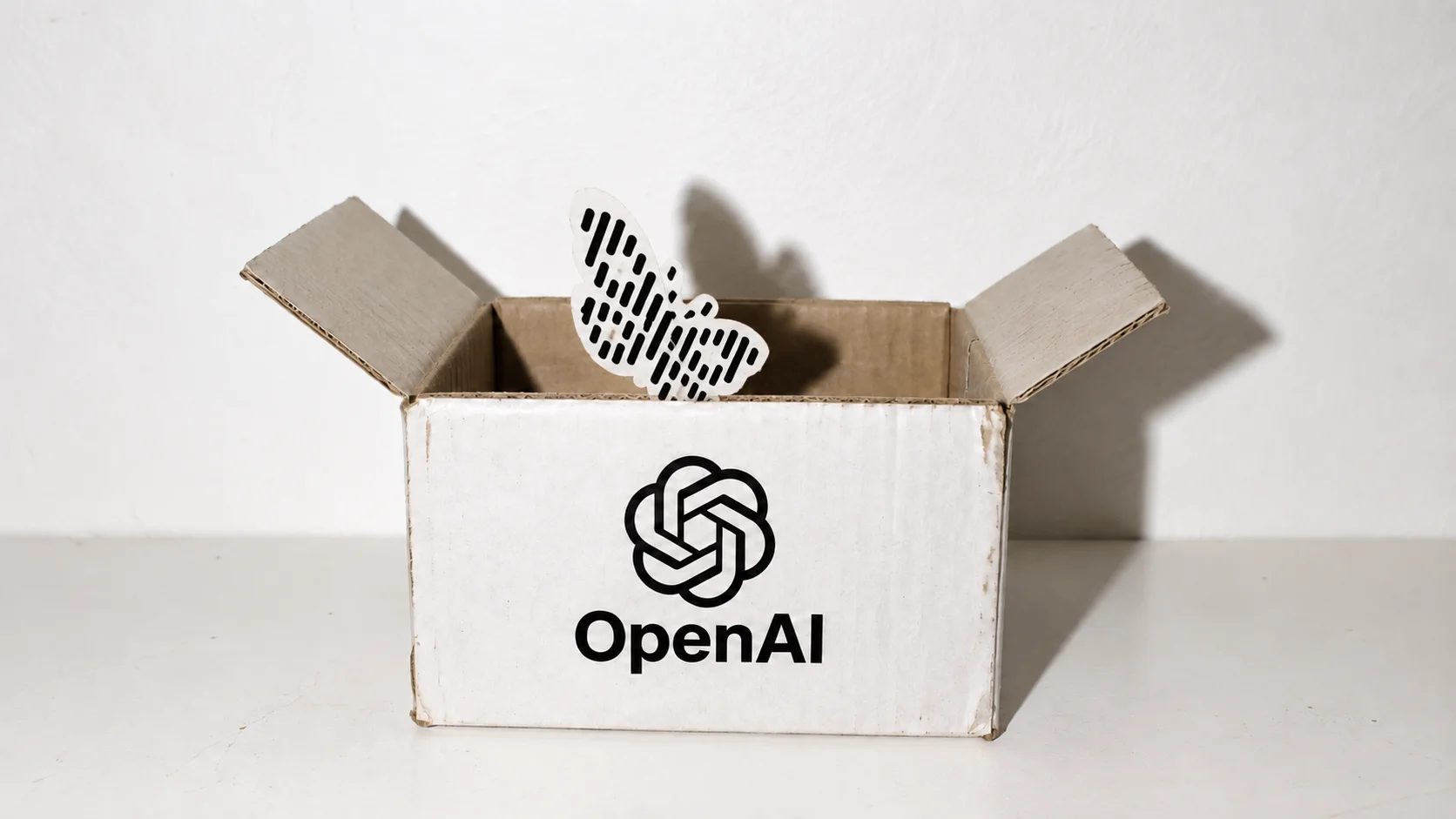 Reve ferme ses outils créatifs trois mois après son modèle le plus abouti